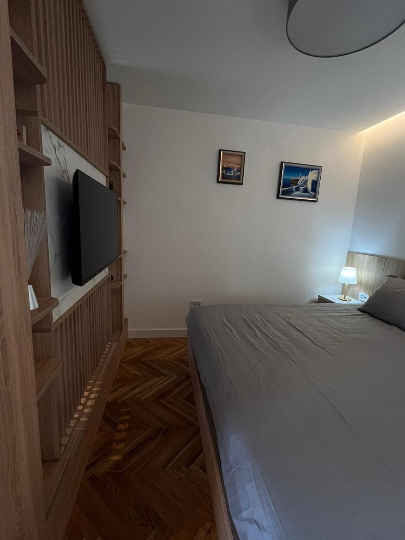 Berenji Lux * Belgrado