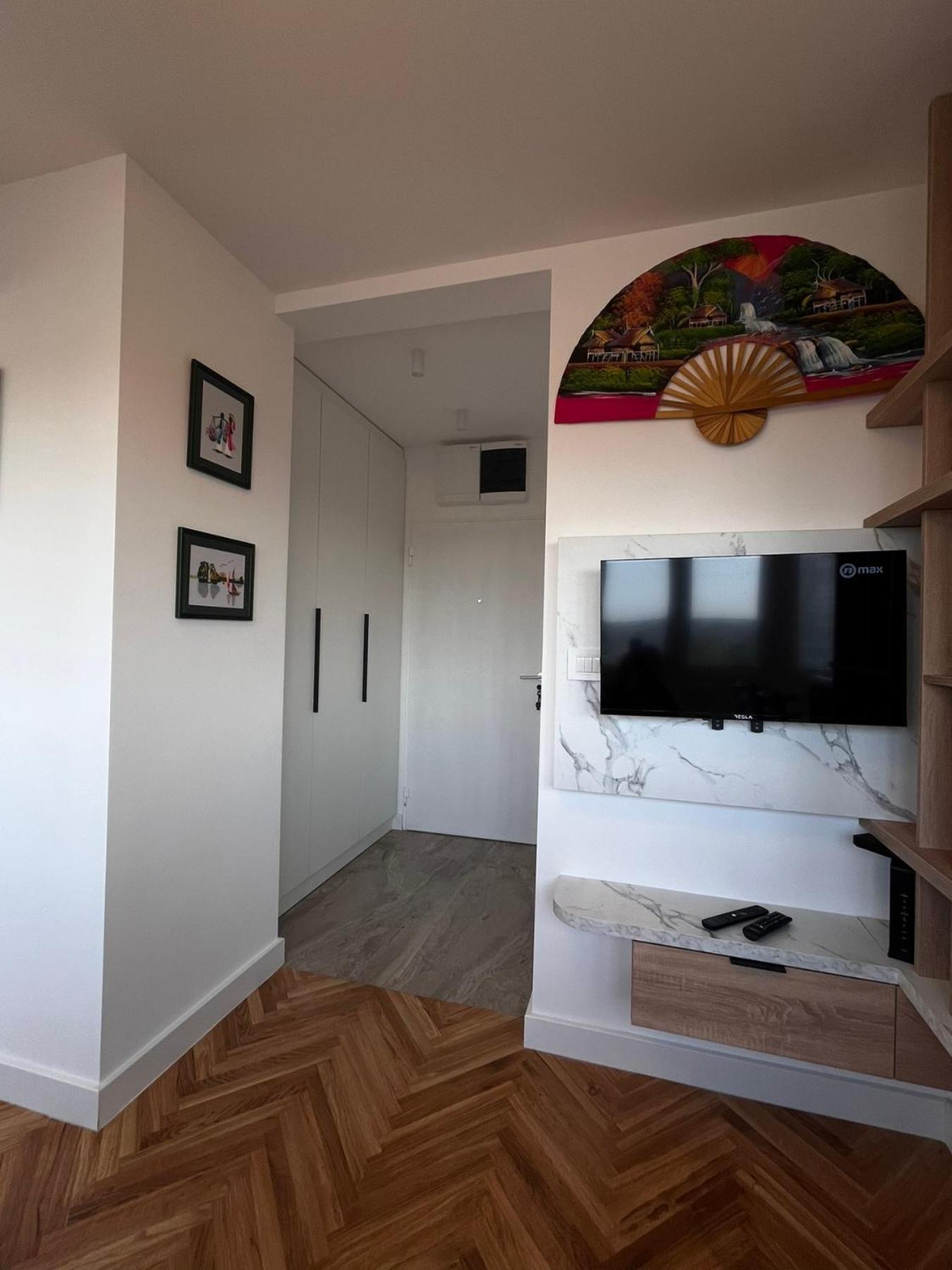 Berenji Lux * Belgrado