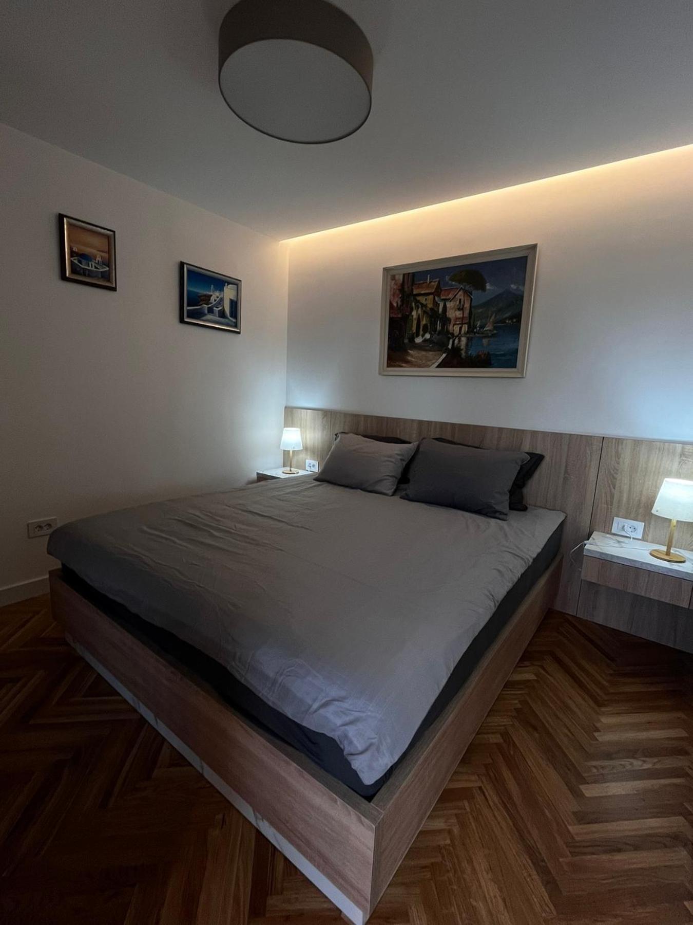 Berenji Lux * Belgrado